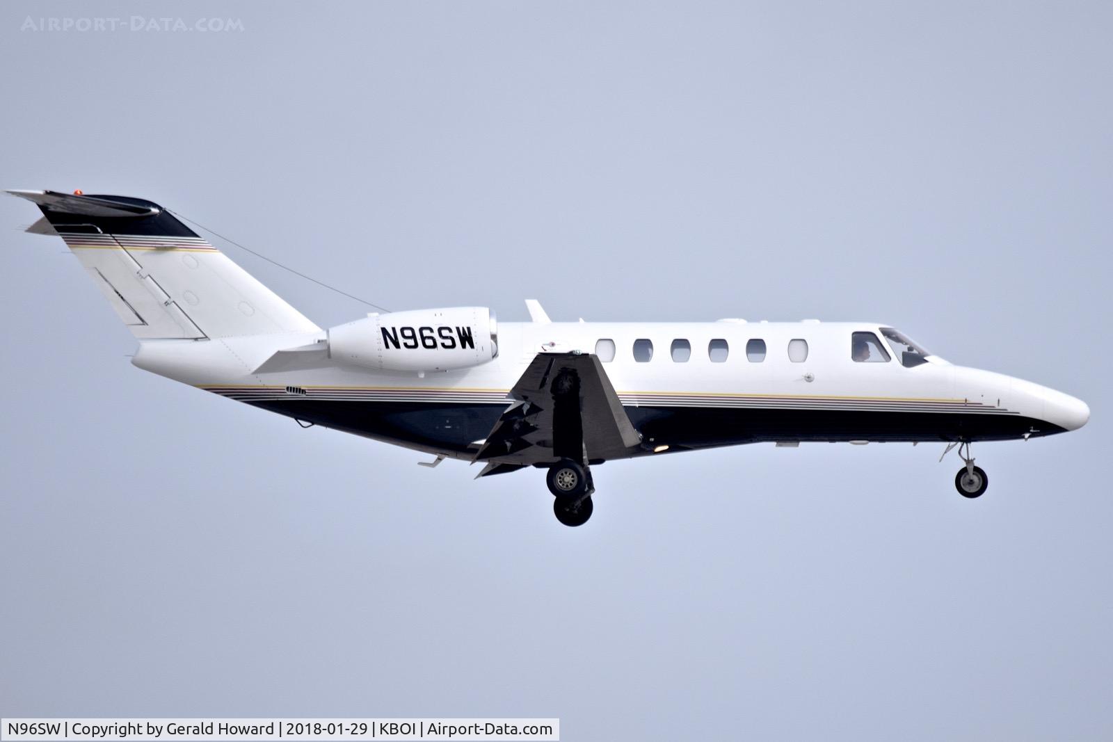 N96SW, 2008 Cessna 525A CitationJet CJ2+ C/N 525A-0425, Landing RWY 10L.