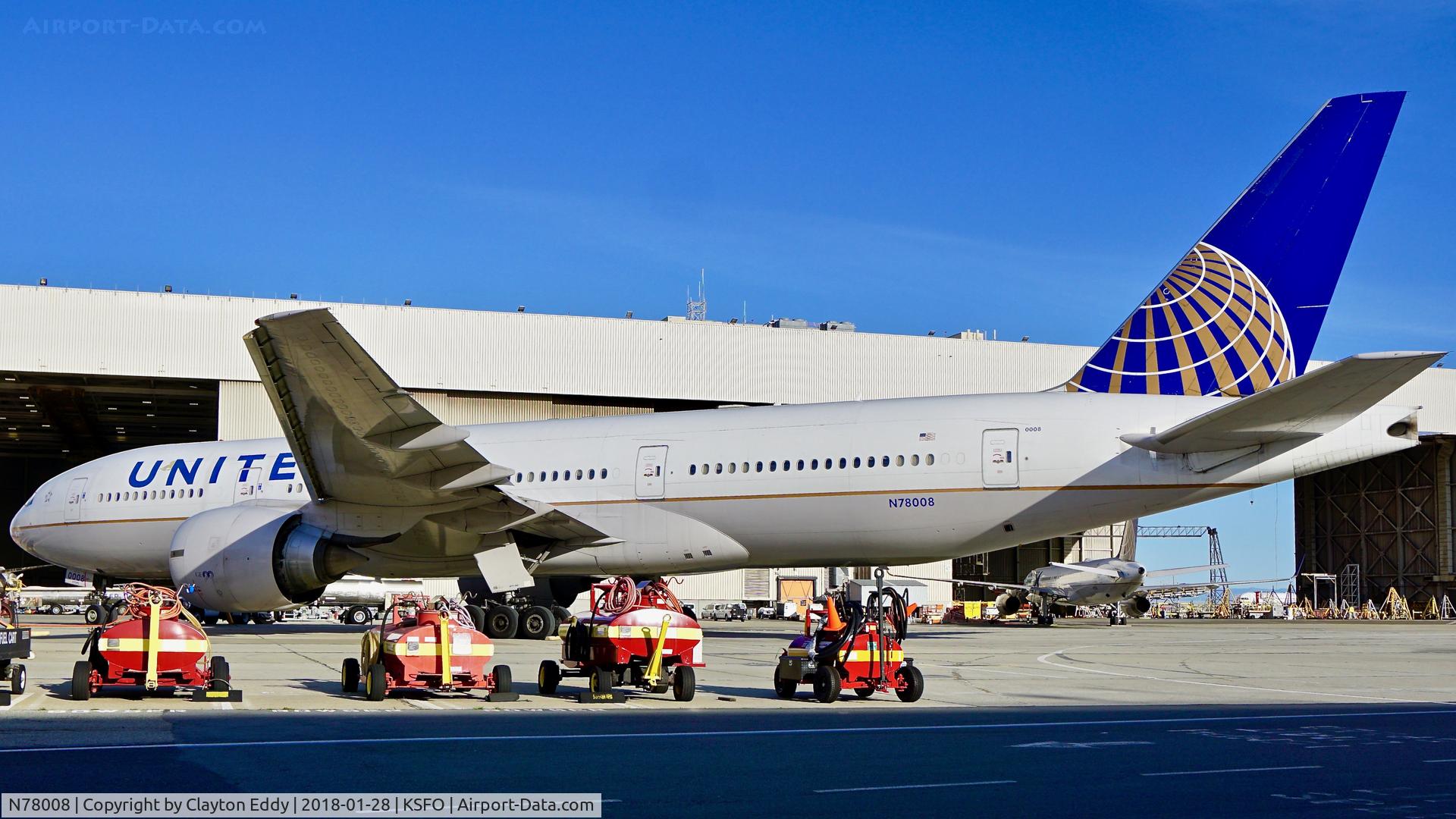 N78008, 1999 Boeing 777-224/ER C/N 29478, Gear door. SFO. 2018.