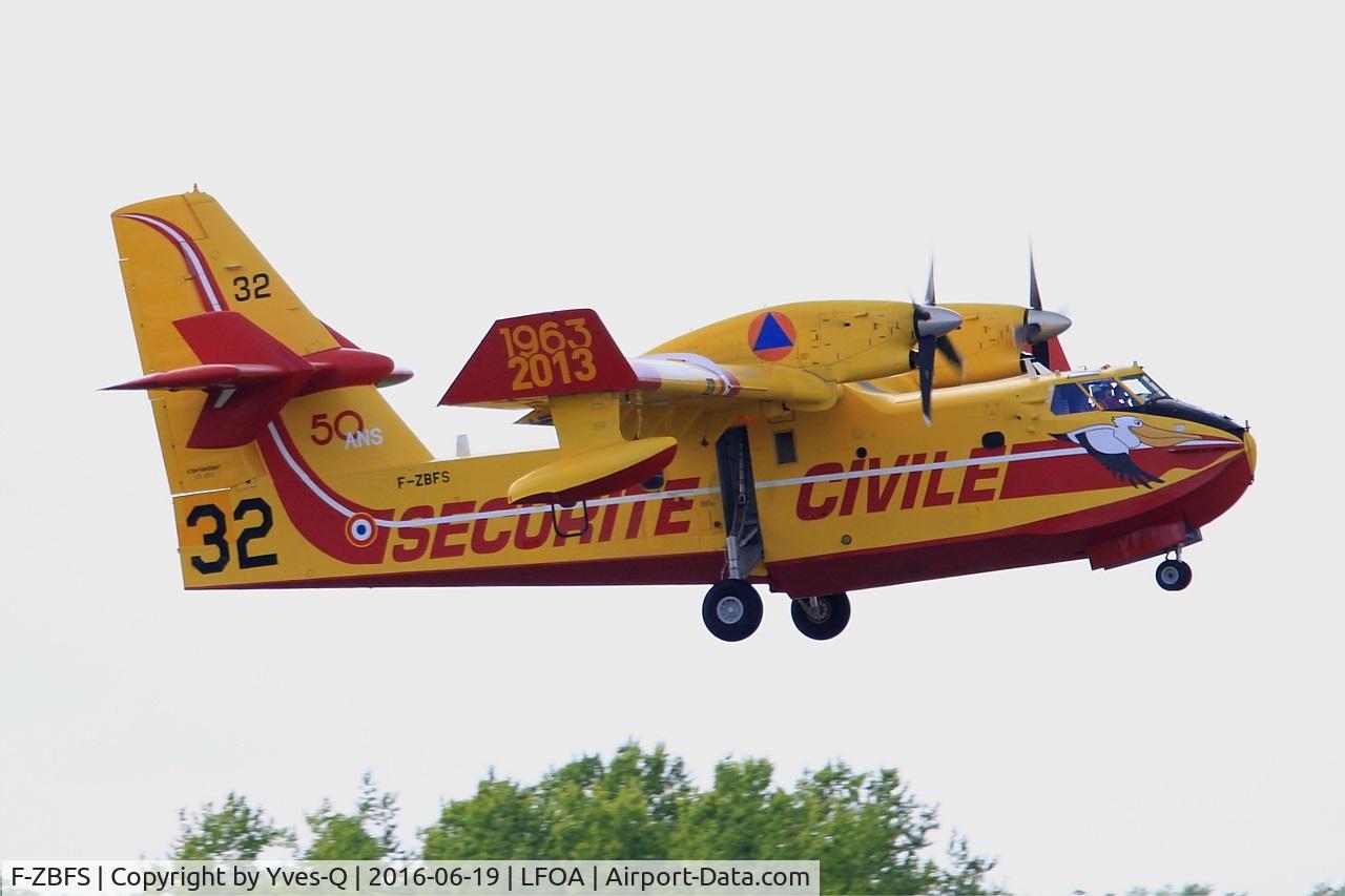F-ZBFS, Canadair CL-215-6B11 CL-415 C/N 2001, Canadair CL-415, Take off rwy 06, Avord Air Base 702 (LFOA) Open day 2016