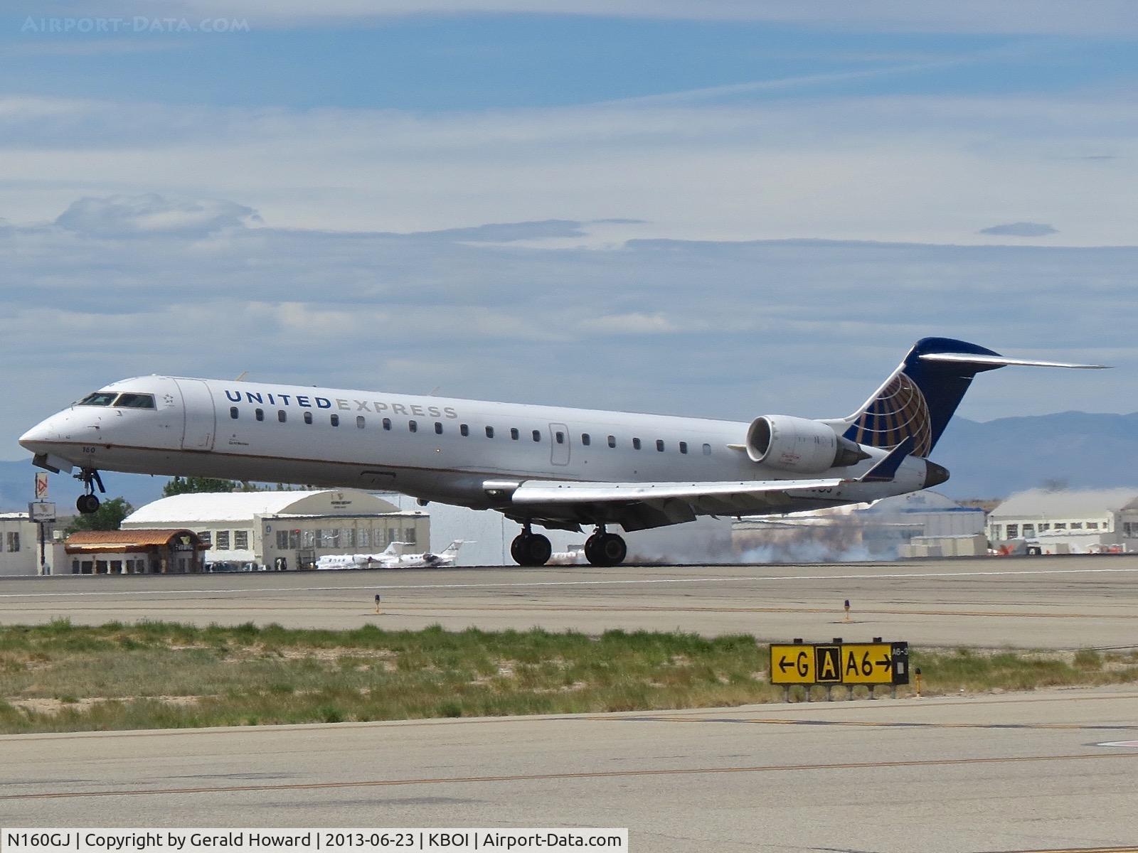N160GJ, 2006 Bombardier CRJ-702 (CL-600-2C10) Regional Jet C/N 10239, Landing RWY 10L.