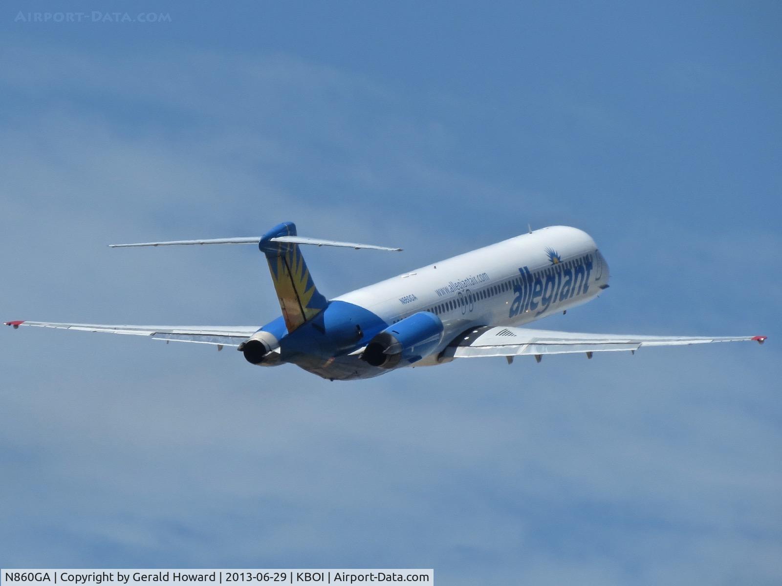 N680GA, 2002 Gulfstream Aerospace G-V C/N 680, Departing BOI.