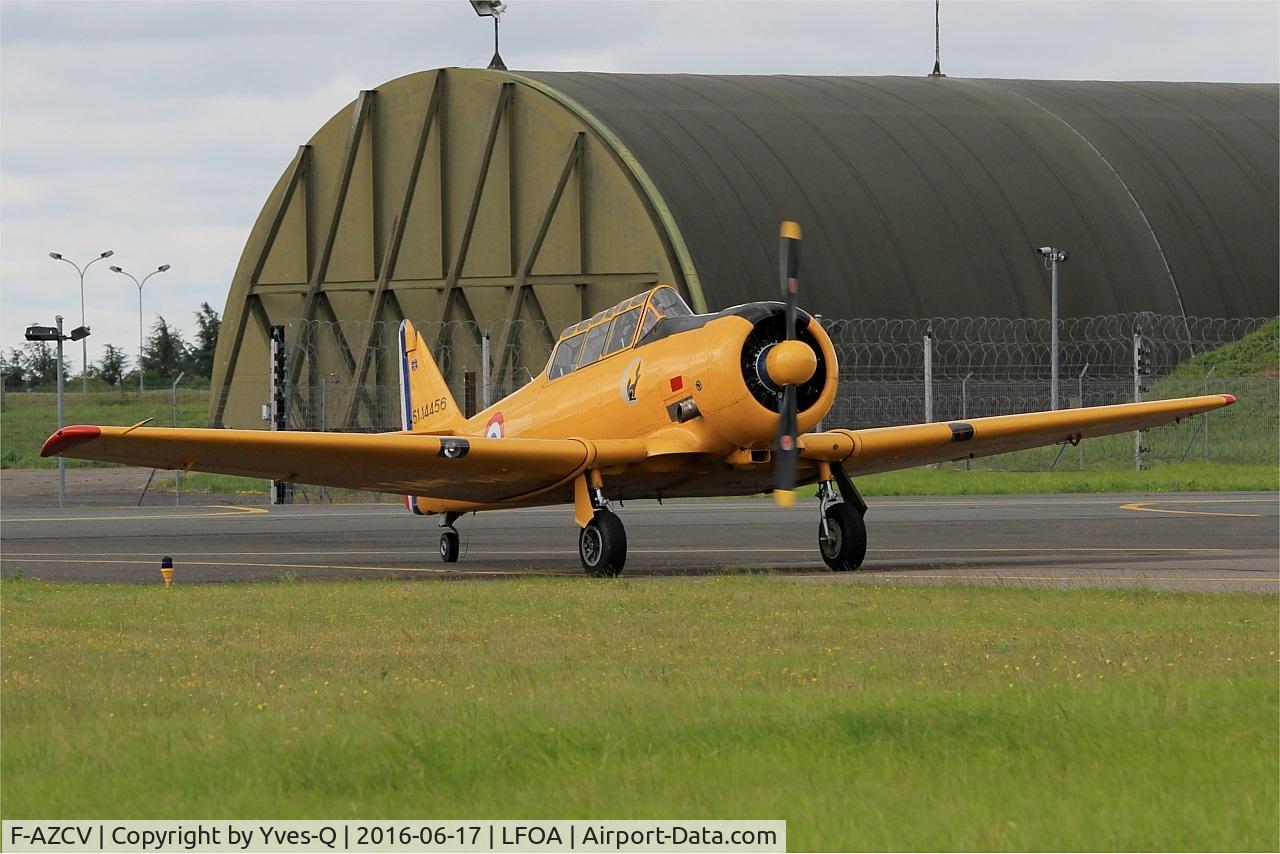 F-AZCV, 1951 North American T-6G Texan C/N 182-143, North American T-6G Texan, Taxiing to static park, Avord Air Base 702 (LFOA) Open day 2016