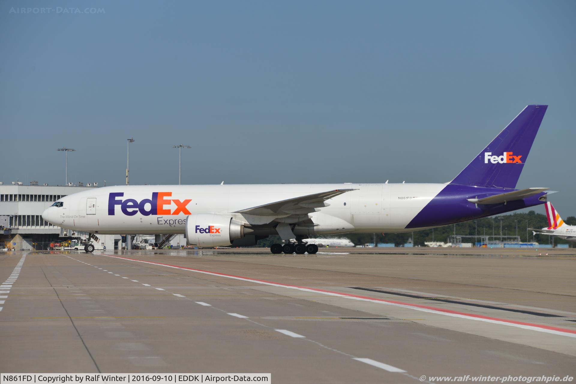 N861FD, 2011 Boeing 777-FS2 C/N 37732, Boeing 777-FS2 - FX FDX Federal Express FedEx - 37732 - N861FD - 10.09.2016 - CGN