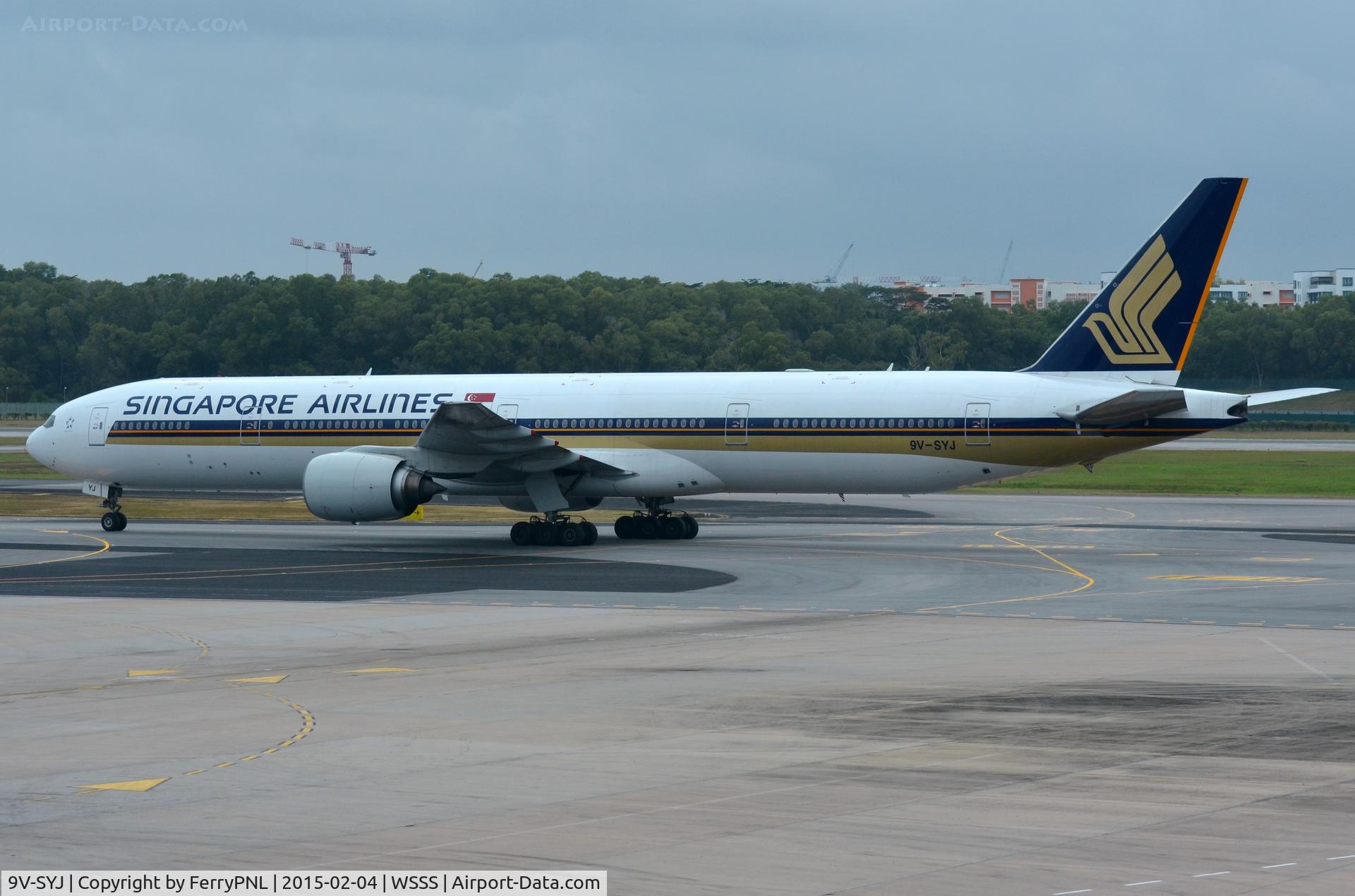 9V-SYJ, 2005 Boeing 777-312 C/N 33374, Singapore B773 taxying to its gate.