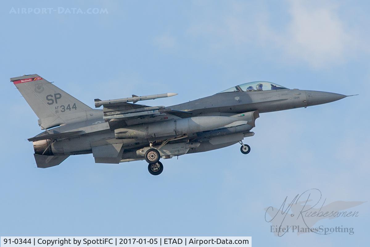 91-0344, General Dynamics F-16CJ Fighting Falcon C/N CC-42, ETAD short Final 05