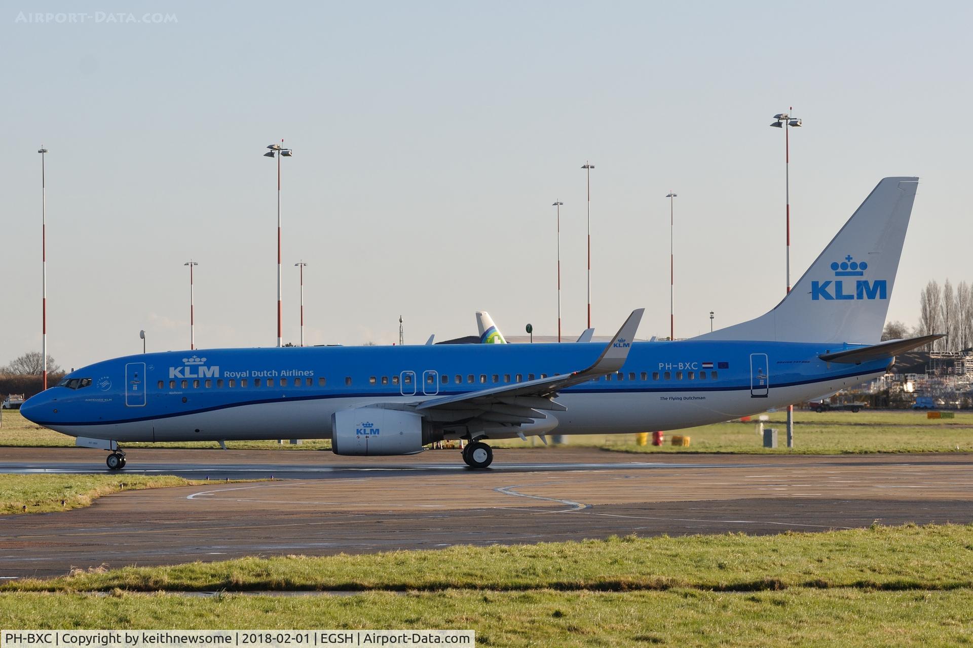 PH-BXC, 1999 Boeing 737-8K2 C/N 29133, Leaving Norwich with later colour scheme.