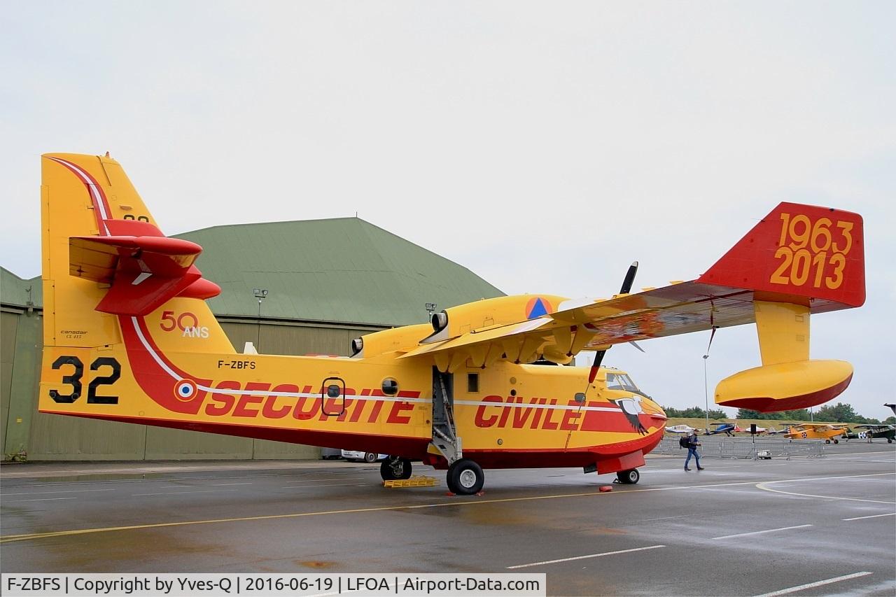 F-ZBFS, Canadair CL-215-6B11 CL-415 C/N 2001, Canadair CL-415, Static display, Avord Air Base 702 (LFOA) Open day 2016
