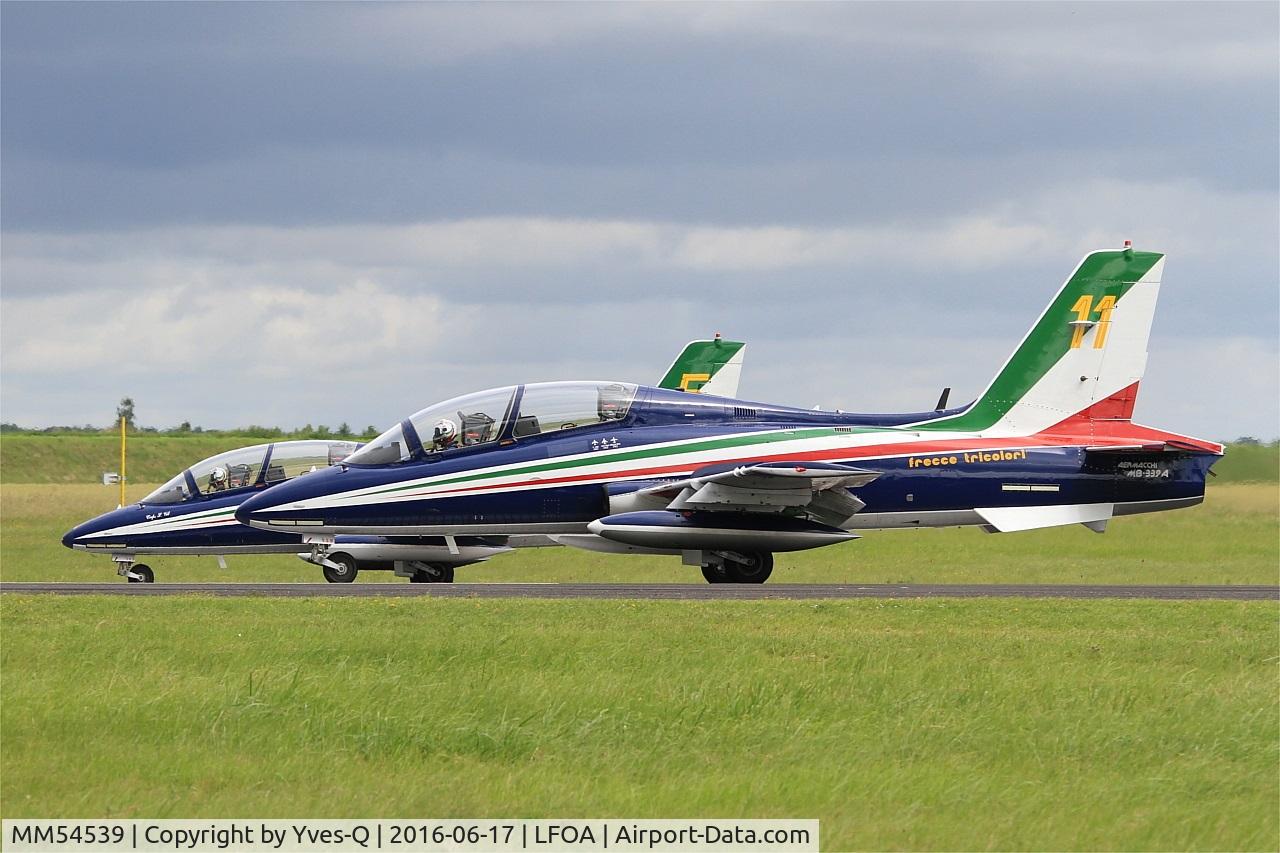 MM54539, Aermacchi MB-339PAN C/N 6760/155/AA071, Italian Air Force Aermacchi MB-339PAN, N°11 of Frecce Tricolori Aerobatic Team 2016, Take off run rwy 24, Avord Air Base 702 (LFOA) Open day 2016