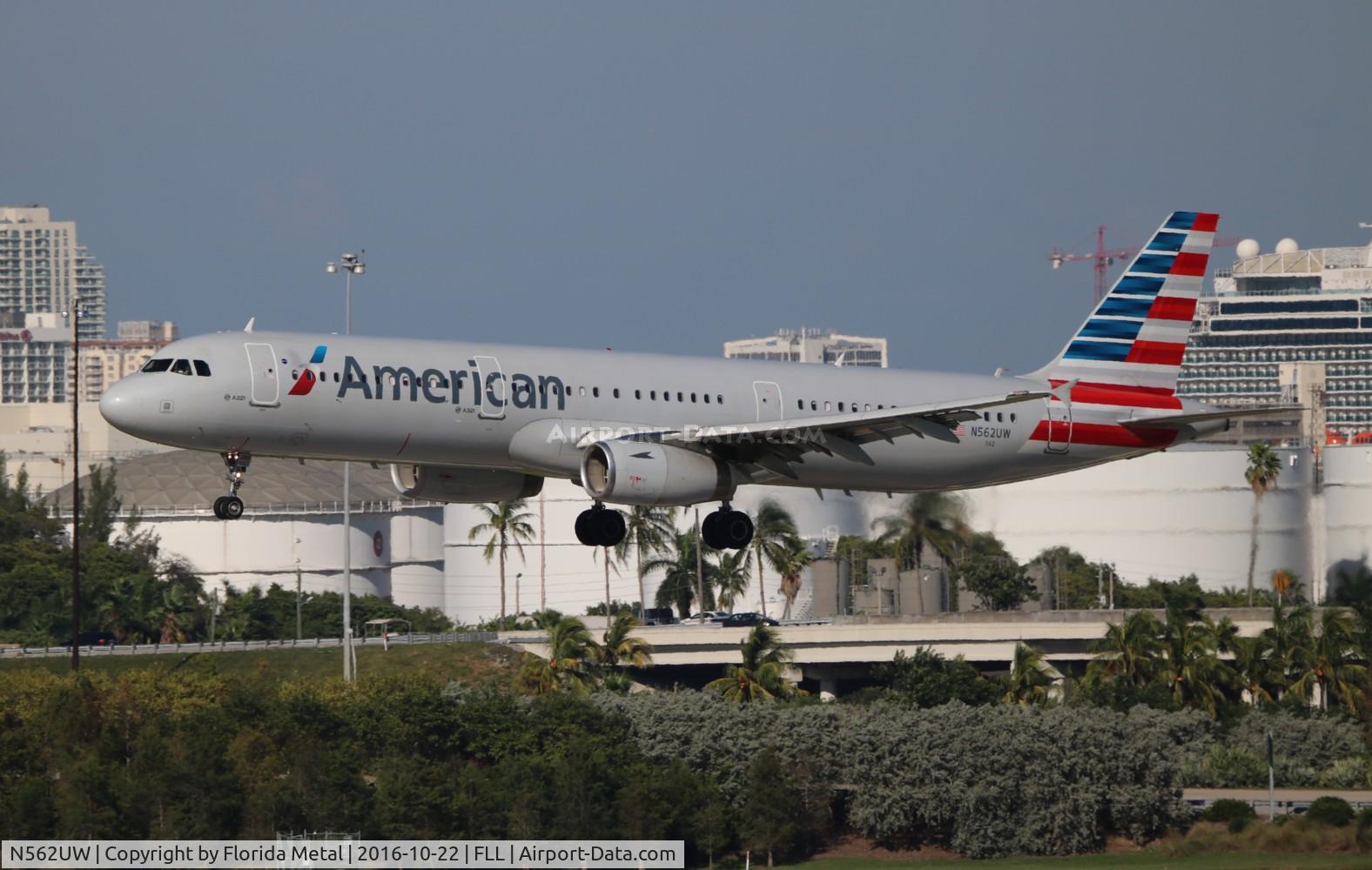 N562UW, 2012 Airbus A321-231 C/N 5332, American