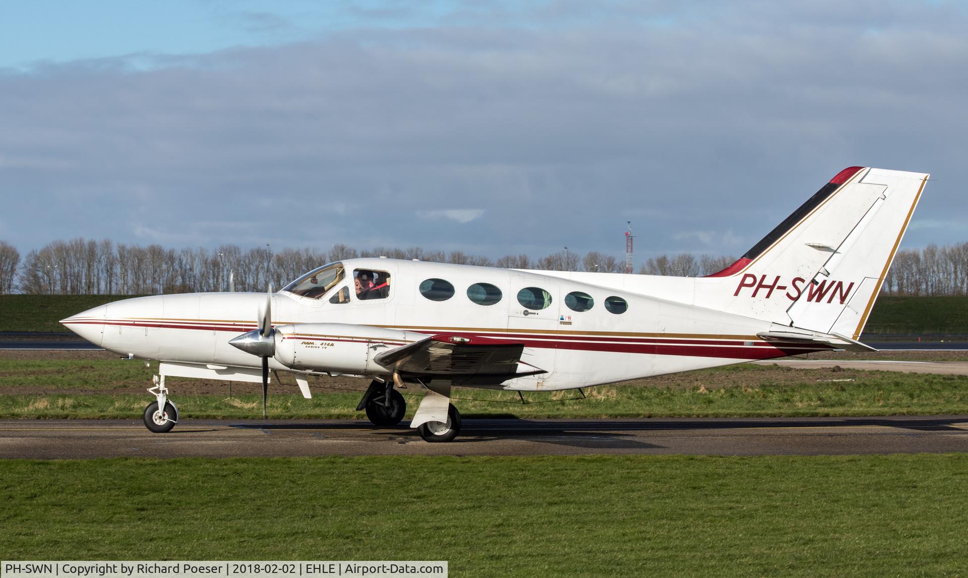 PH-SWN, 1979 Cessna 414A Chancellor C/N 414A0420, Taxiing at Lelystad