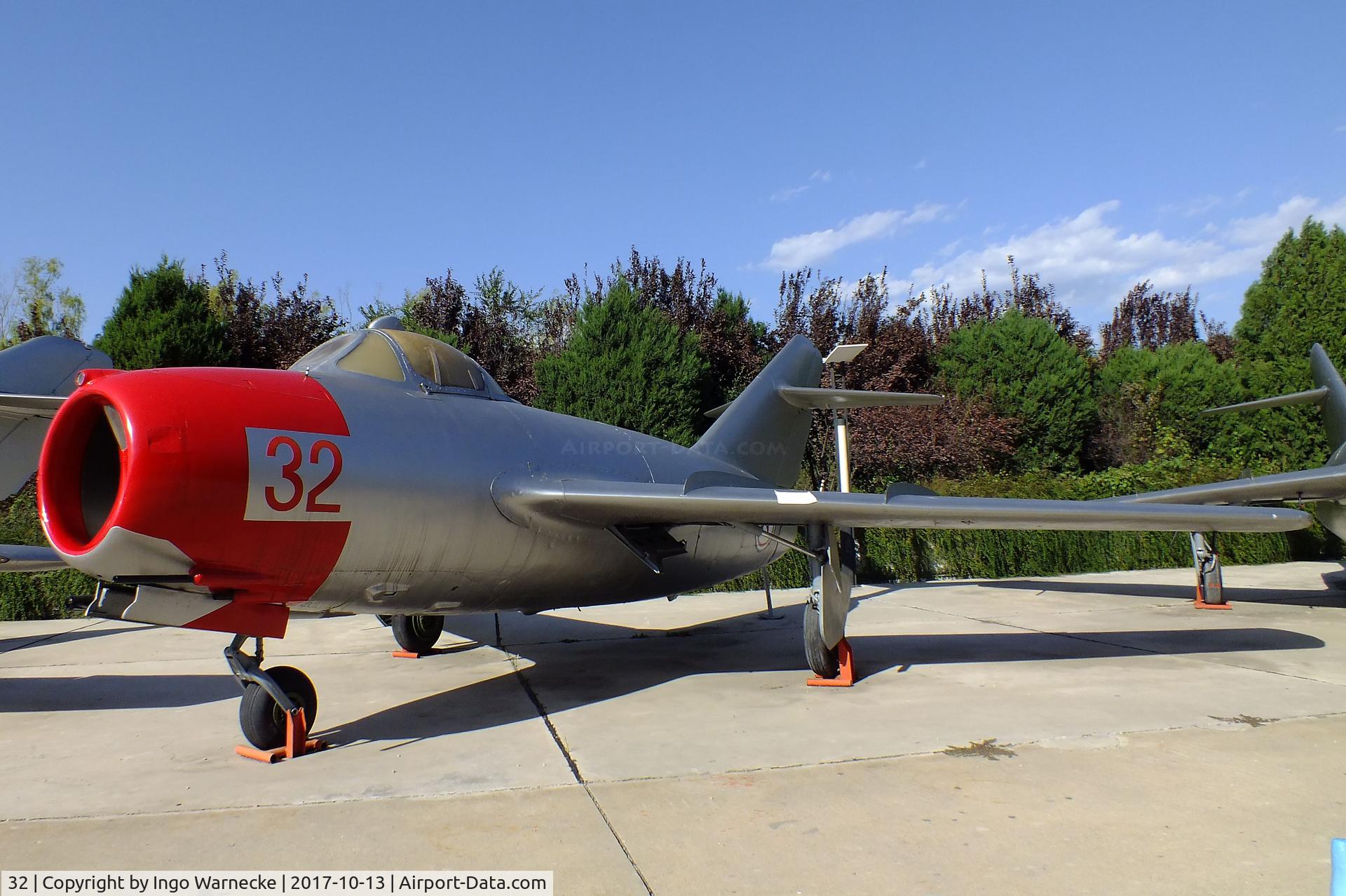 32, Mikoyan-Gurevich MiG-15bis C/N Not found 32, Mikoyan i Gurevich MiG-15bis FAGOT at the China Air Museum Datangshan