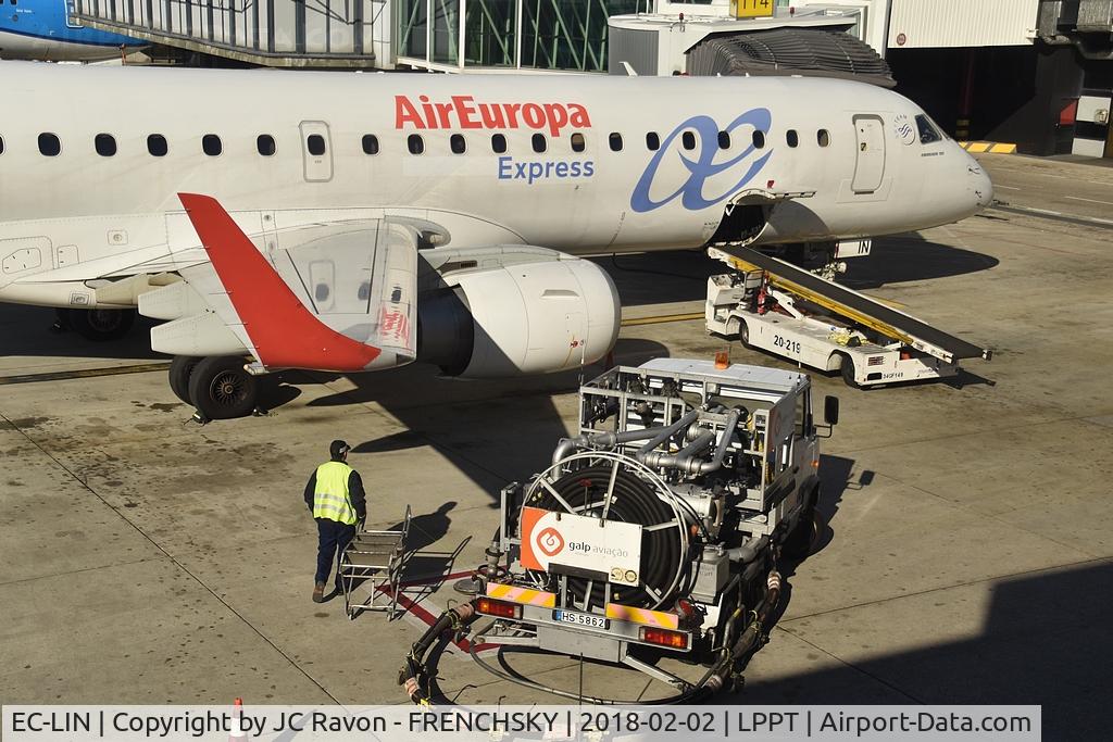 EC-LIN, 2010 Embraer 195LR (ERJ-190-200LR) C/N 19000401, Air Europa parking I14