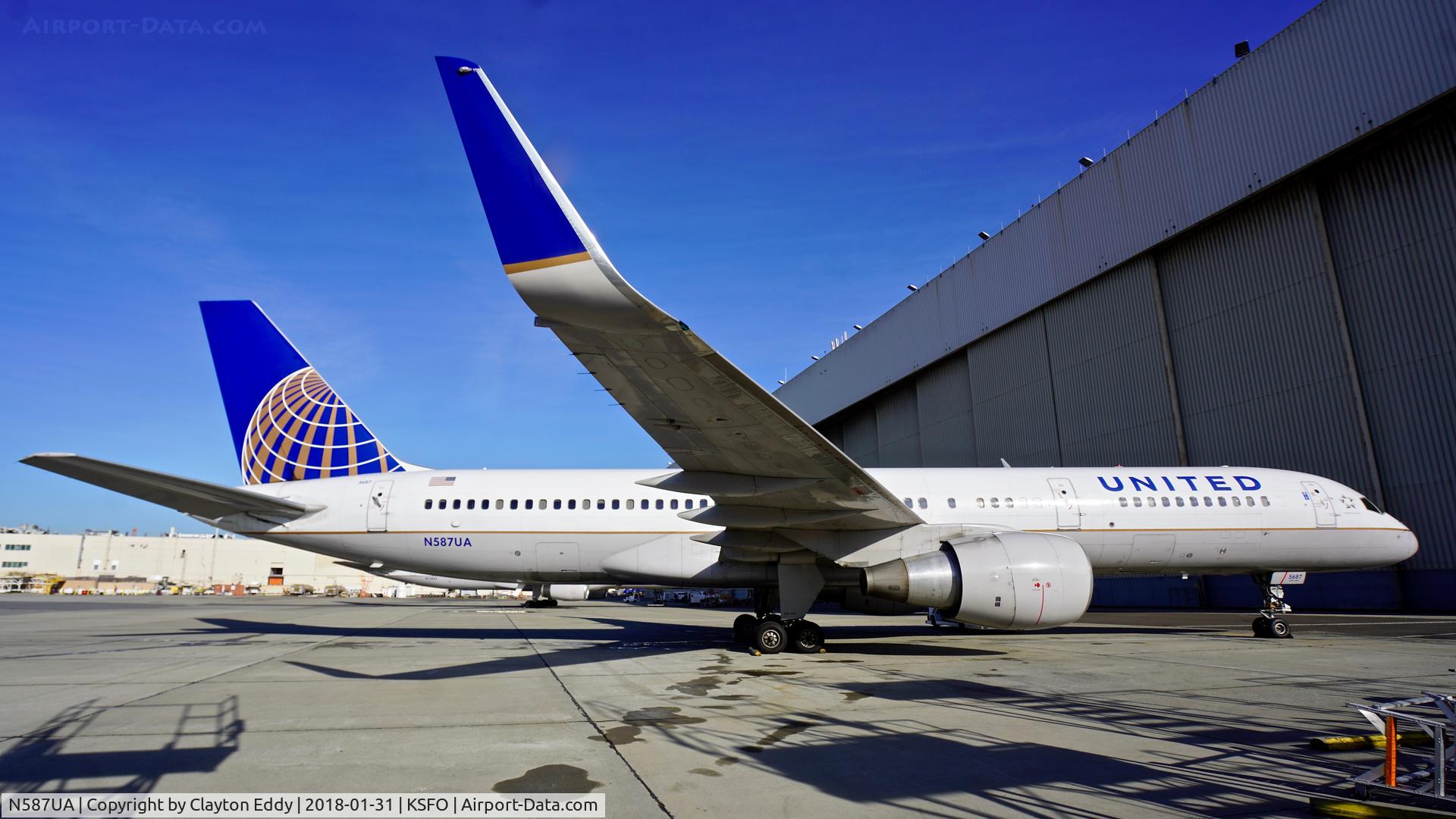 N587UA, 1993 Boeing 757-222 C/N 26713, SFO 2018.