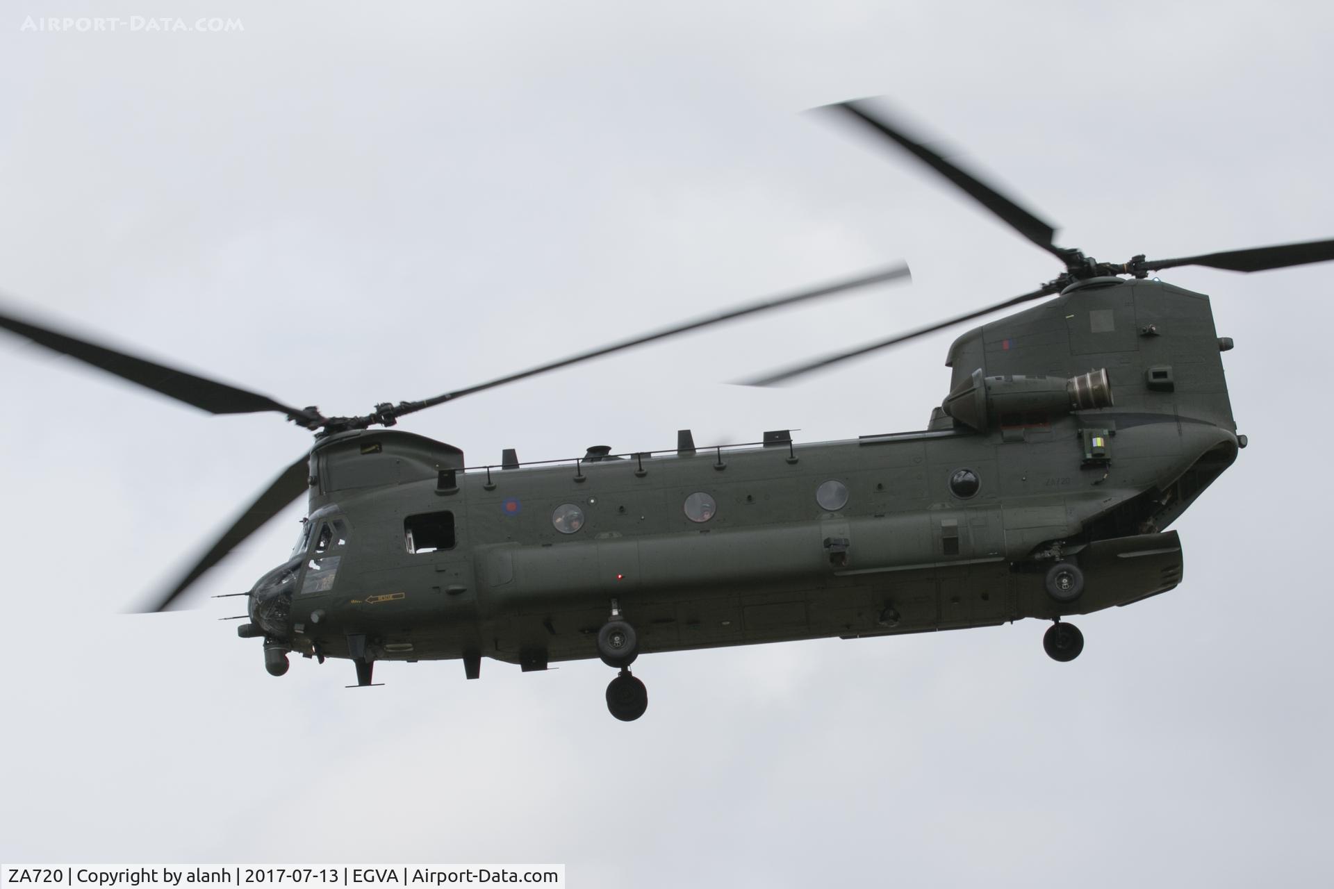 ZA720, Boeing Vertol Chinook HC.4 C/N MA032/M7020, Arriving at RIAT 2017