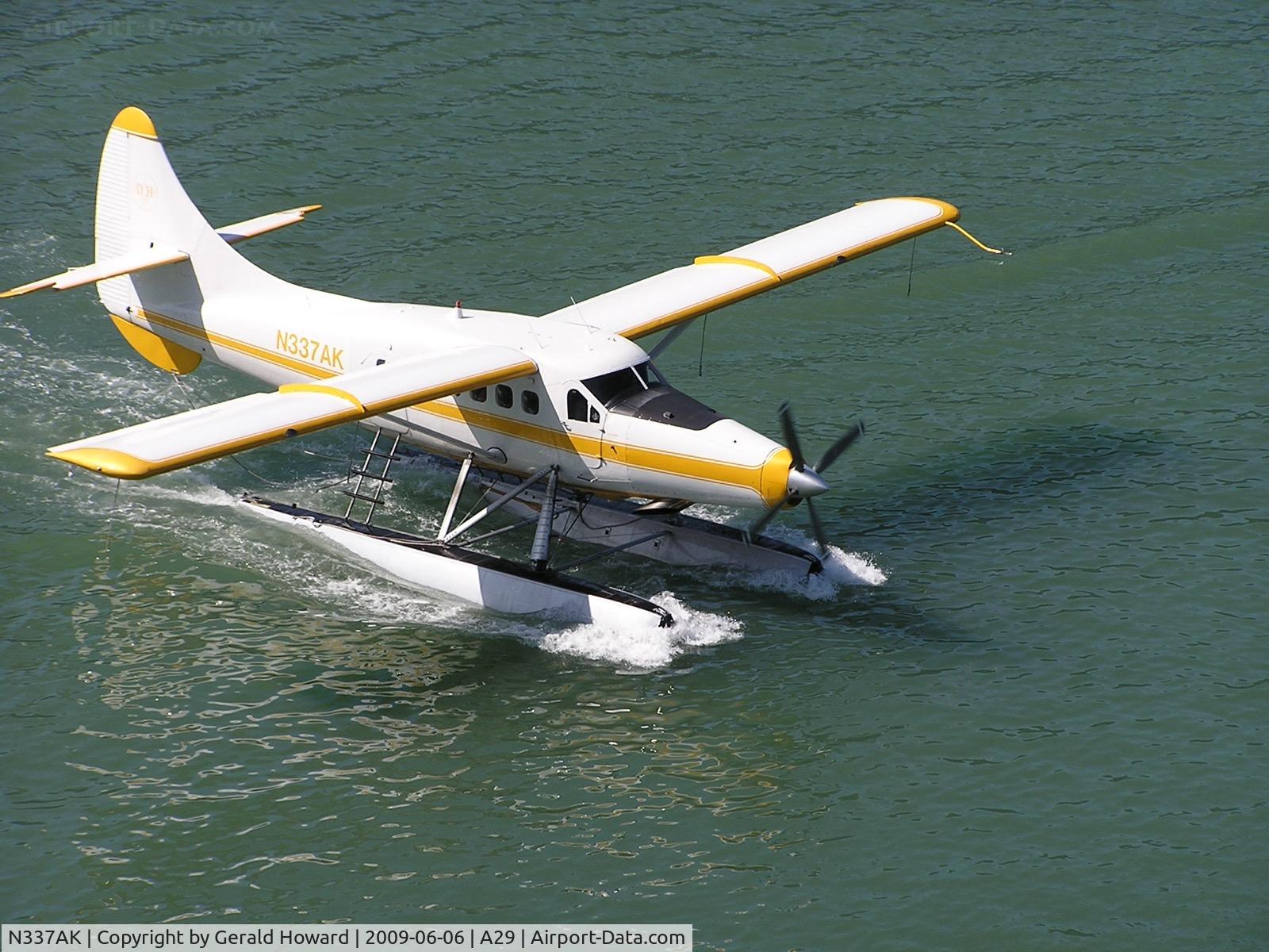 N337AK, 1961 De Havilland Canada DHC-3 Otter C/N 418, Starting take off run.