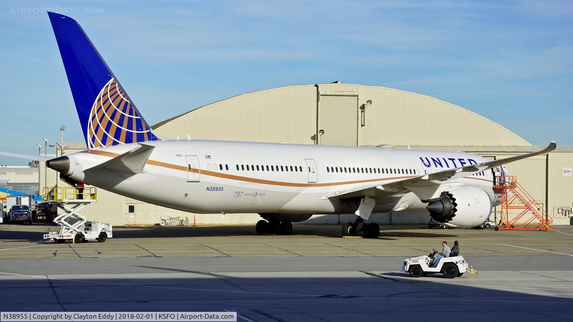 N38955, 2015 Boeing 787-9 Dreamliner C/N 37814, SFO 2018.