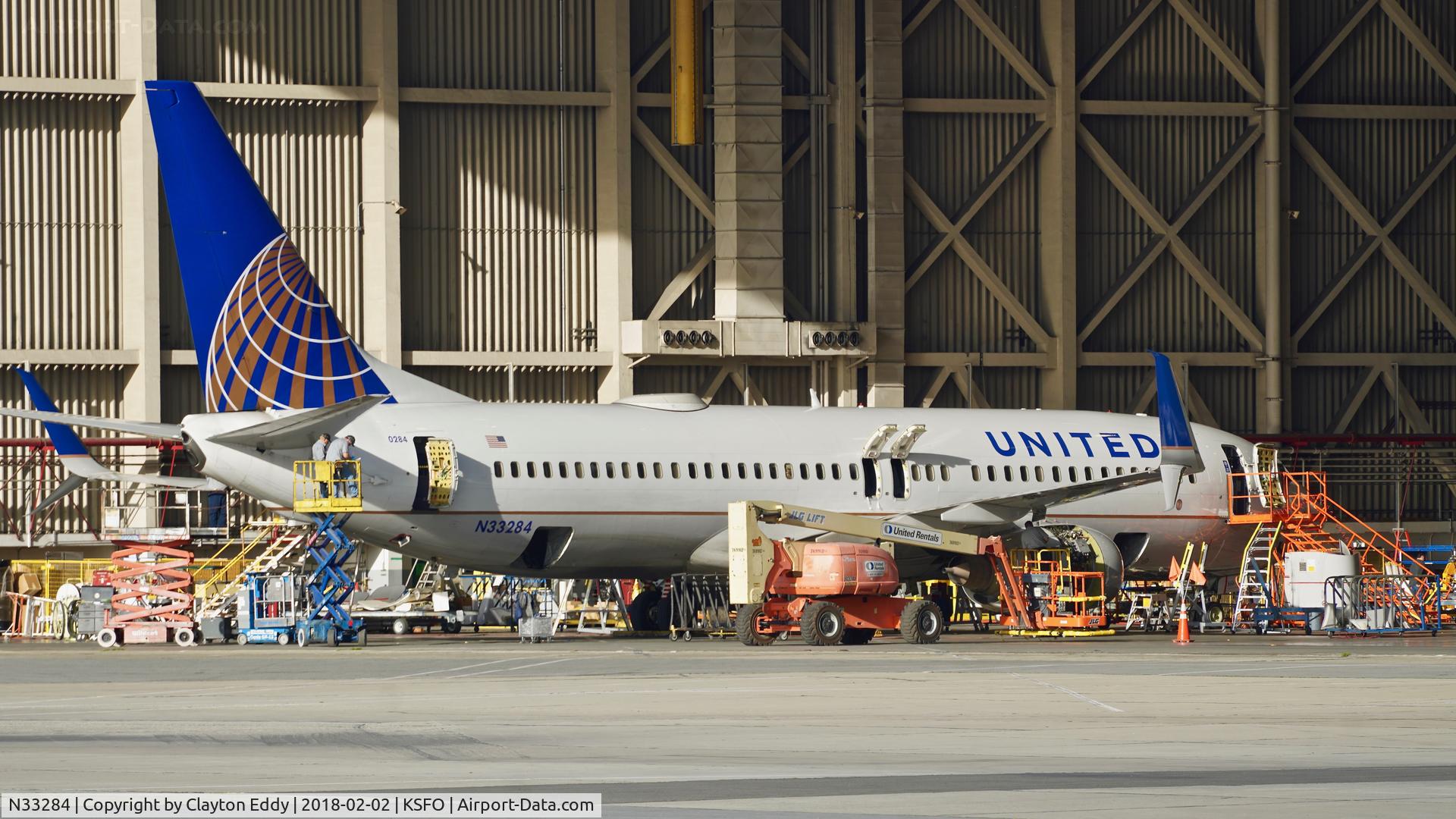 N33284, 2004 Boeing 737-824 C/N 31635, SFO 2018.