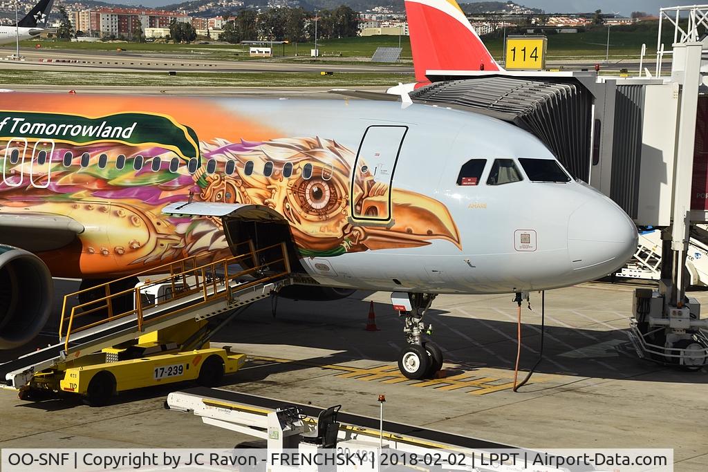 OO-SNF, 2006 Airbus A320-214 C/N 2810, Tomorrowland Livery