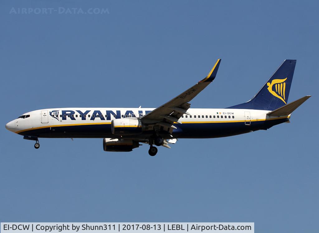 EI-DCW, 2004 Boeing 737-8AS C/N 33568, Landing rwy 25R
