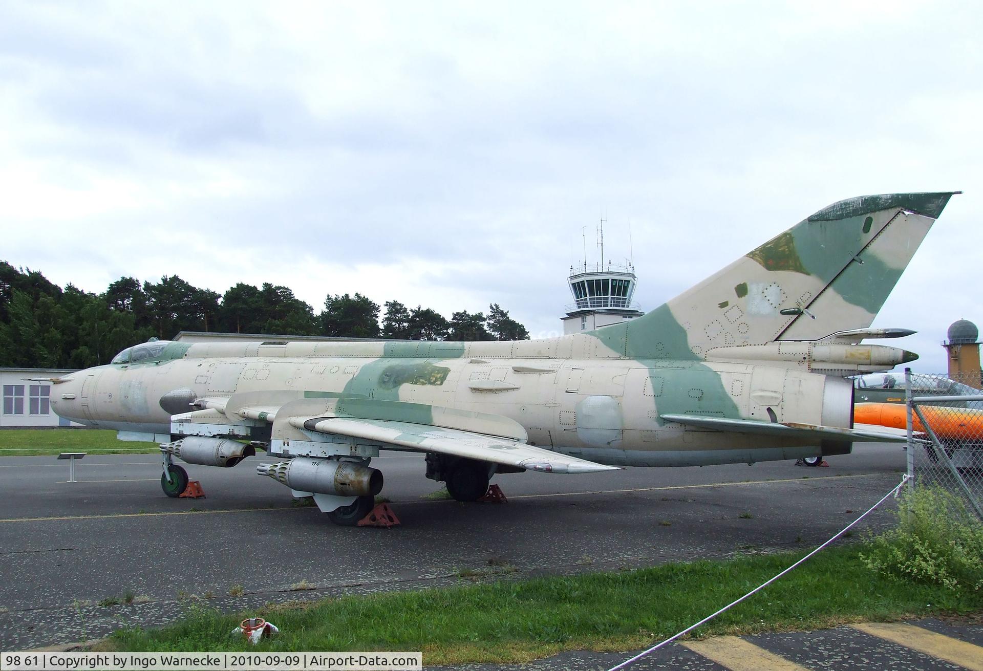 98 61, Sukhoi Su-20 C/N 72412, Sukhoi Su-20 (Su-17M export version) FITTER-C at the Luftwaffenmuseum, Berlin-Gatow