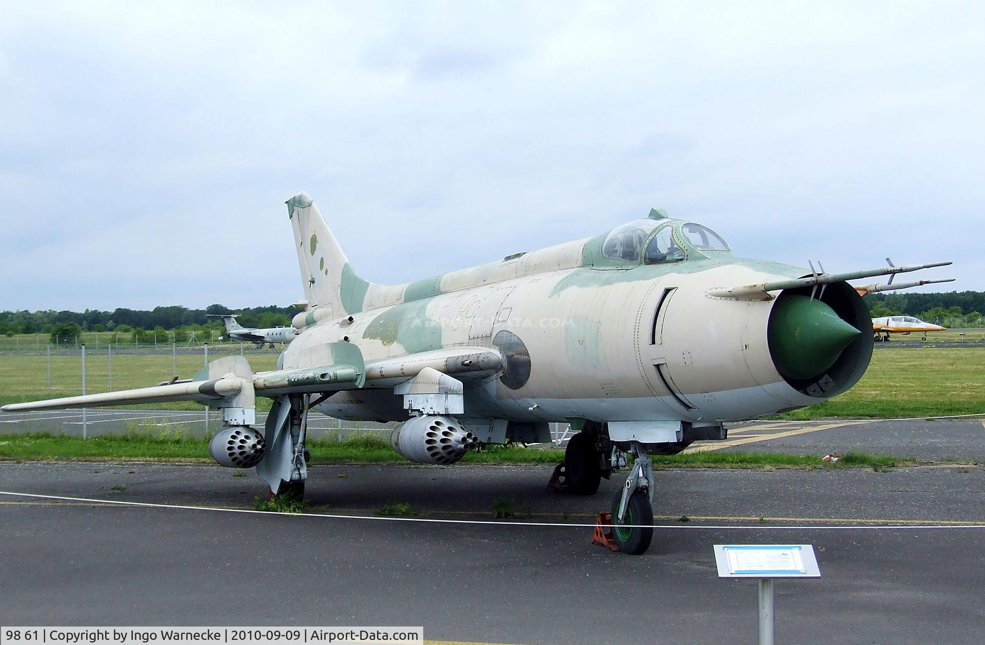98 61, Sukhoi Su-20 C/N 72412, Sukhoi Su-20 (Su-17M export version) FITTER-C at the Luftwaffenmuseum, Berlin-Gatow