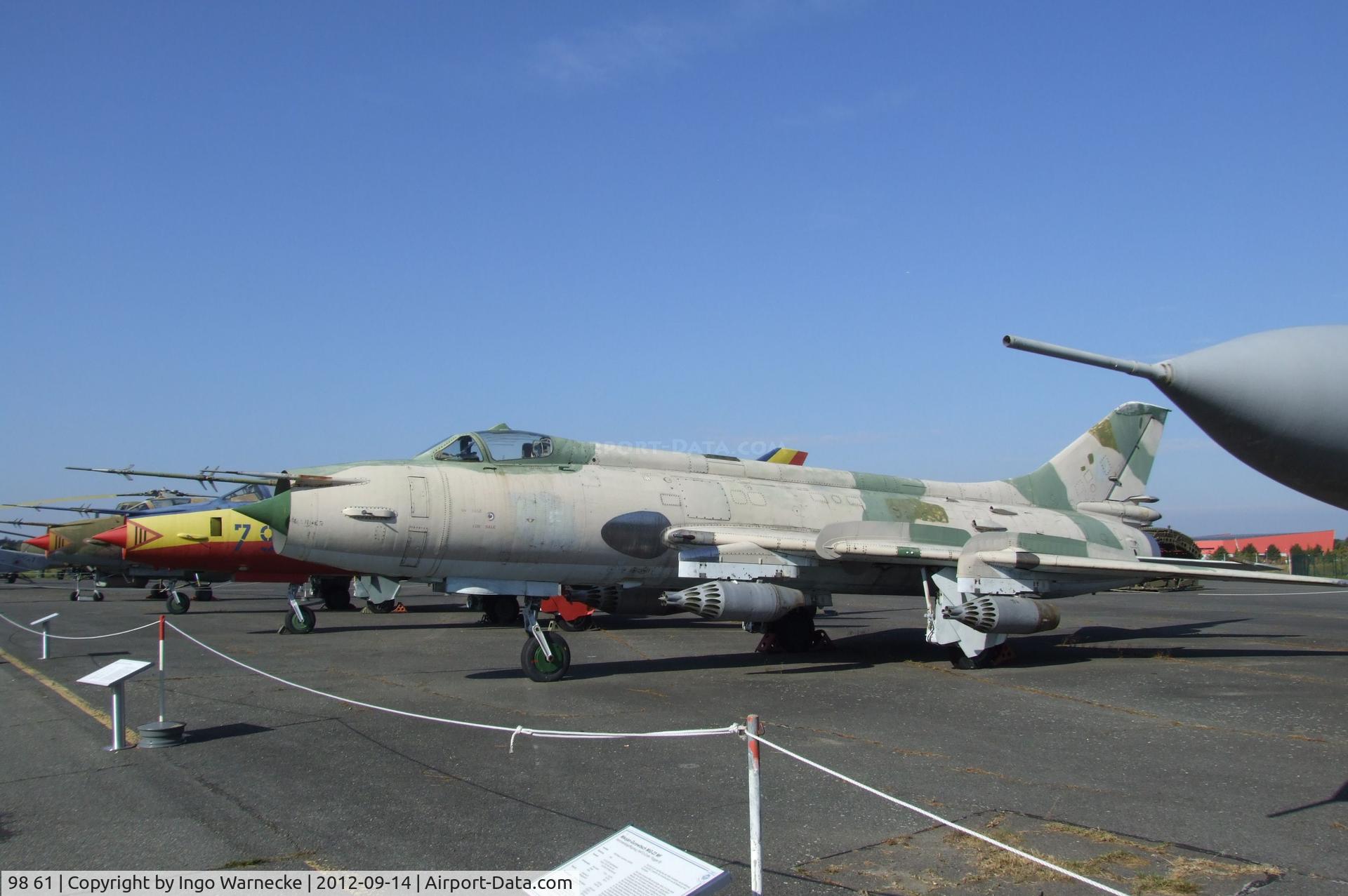 98 61, Sukhoi Su-20 C/N 72412, Sukhoi Su-20 (Su-17M export version) FITTER-C at the Luftwaffenmuseum, Berlin-Gatow