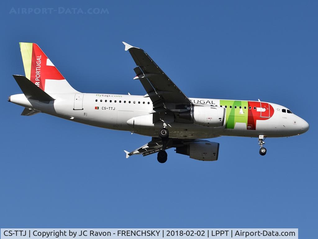CS-TTJ, 1999 Airbus A319-111 C/N 979, 