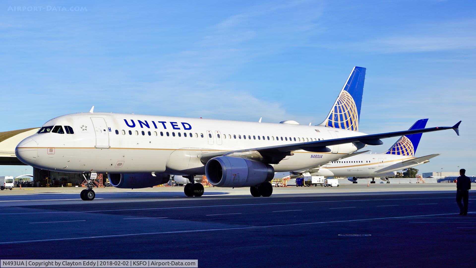 N493UA, 2002 Airbus A320-232 C/N 1821, SFO 2018.