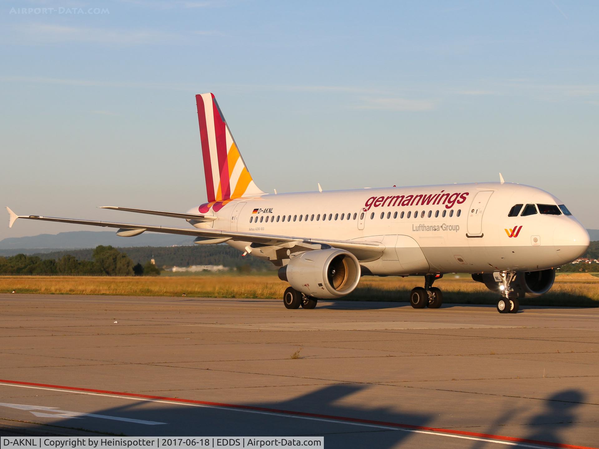 D-AKNL, 1999 Airbus A319-112 C/N 1084, D-AKNL at Stuttgart Airport.