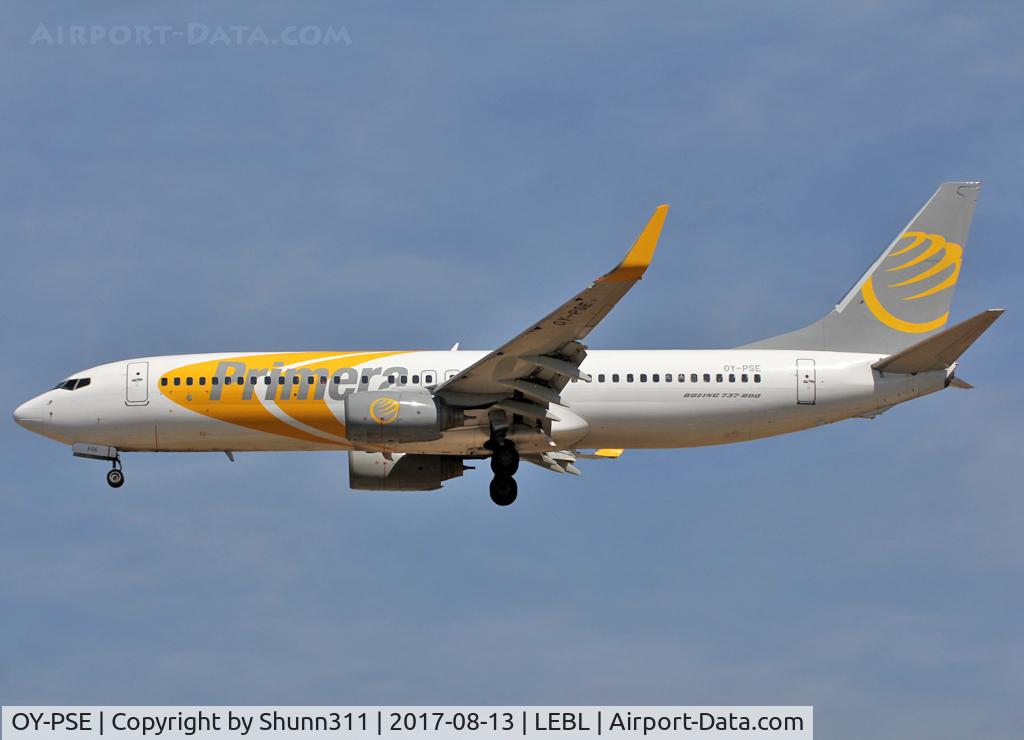 OY-PSE, 2000 Boeing 737-809 C/N 30664, Landing rwy 25R