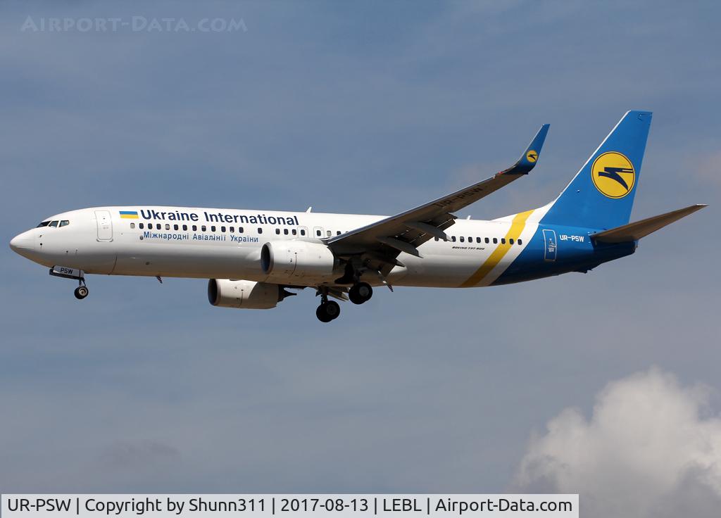 UR-PSW, 2017 Boeing 737-8KV C/N 41536, Landing rwy 25R