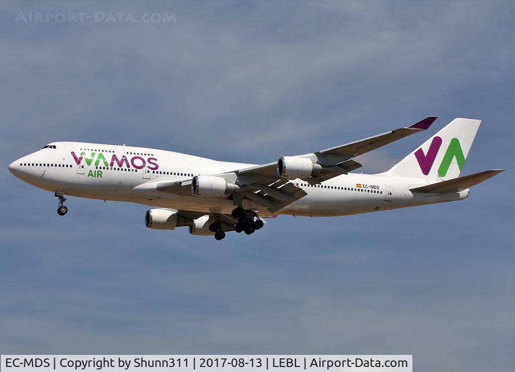 EC-MDS, 1998 Boeing 747-419 C/N 26910, Landing rwy 25R... Flight from El Al