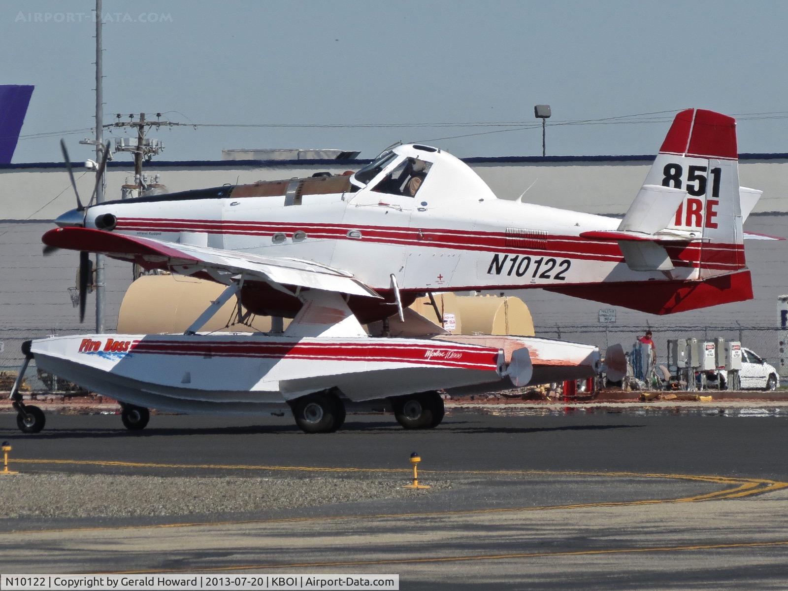 N10122, 2013 Air Tractor AT-802A C/N 802A-0495, Taxiing on the NIFC ramp.