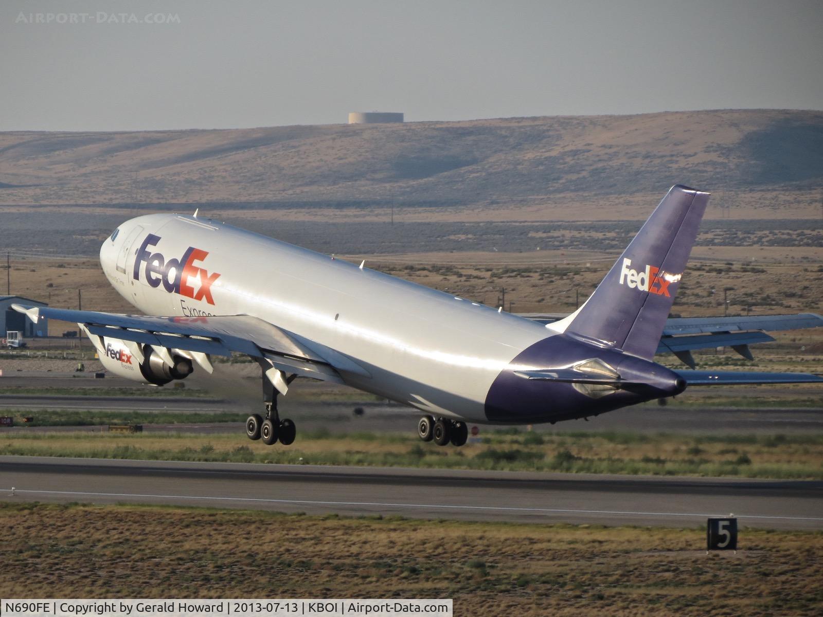 N690FE, 2007 Airbus A300F4-605R C/N 0876, Take off from RWY 10L.