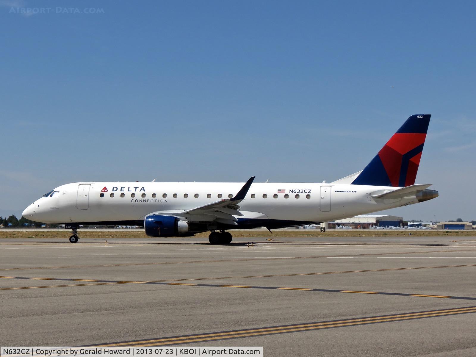 N632CZ, 2008 Embraer 175LR (ERJ-170-200LR) C/N 17000244, Taxiing of the ramp onto Alpha.