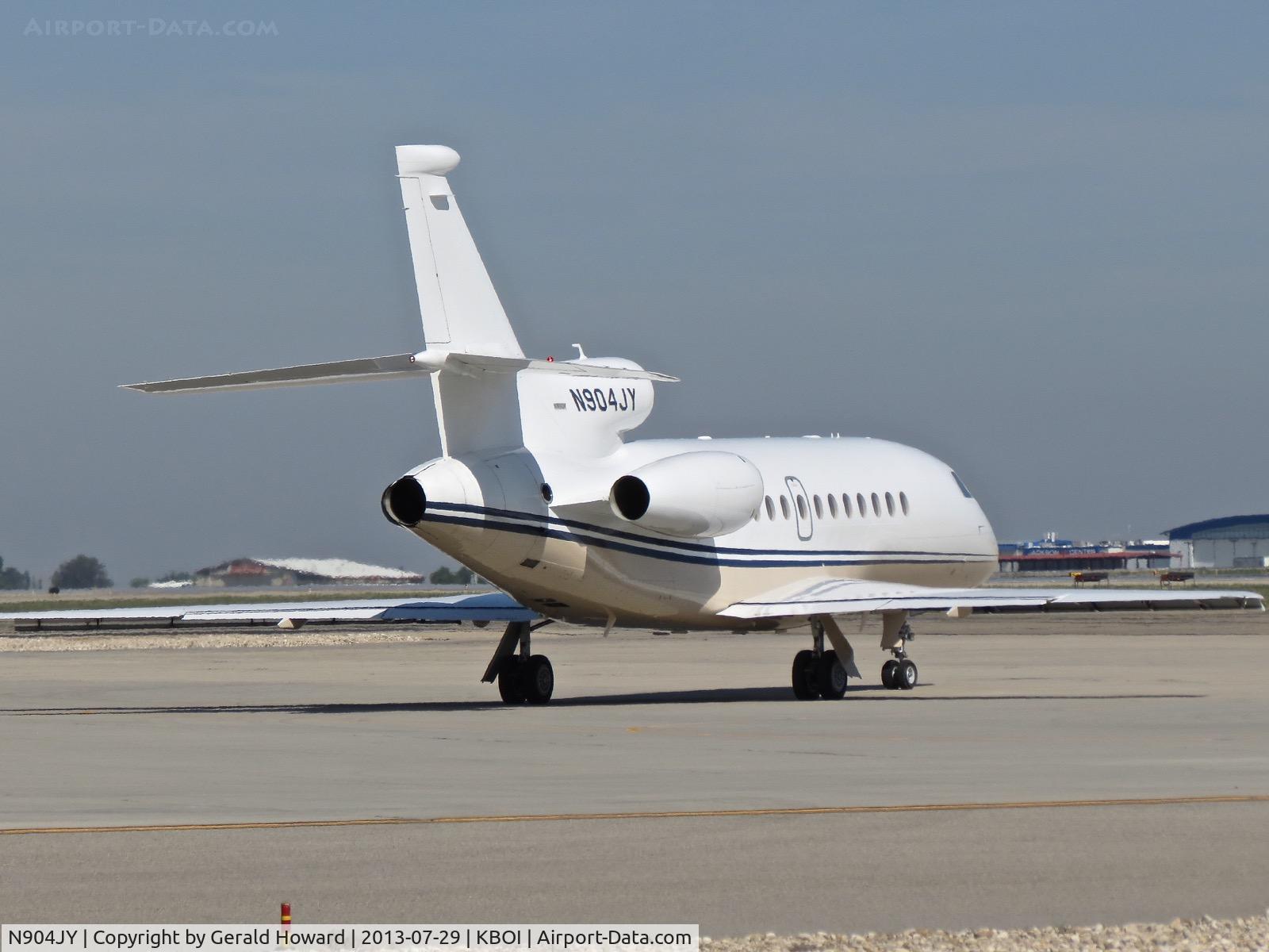 N904JY, 2007 Dassault Falcon 900EX C/N 187, Waiting off Bravo for clearence.