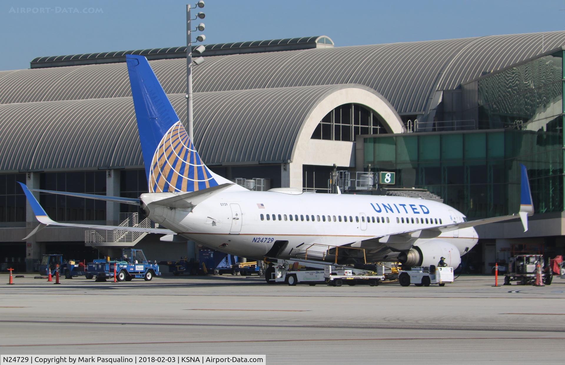 N24729, 1999 Boeing 737-724 C/N 28945, Boeing 737-700