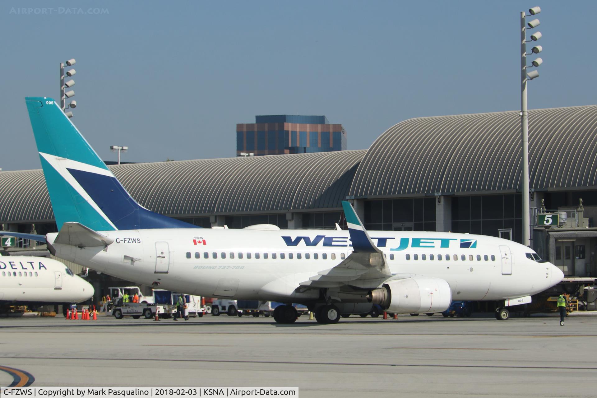 C-FZWS, 2001 Boeing 737-76N C/N 32731, Boeing 737-700
