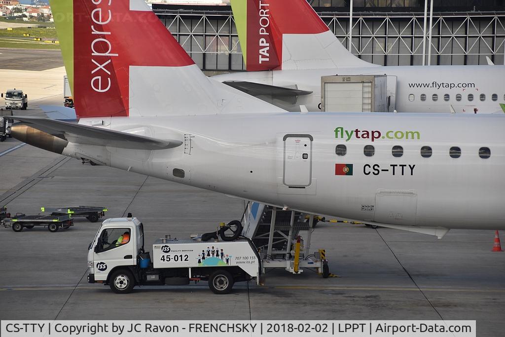 CS-TTY, 2013 Embraer 195AR (ERJ-190-200IGW) C/N 19000609, TAP EXPRESS