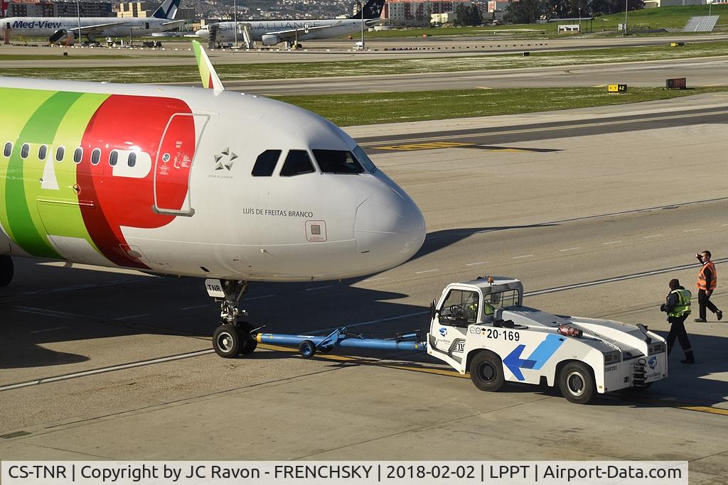 CS-TNR, 2009 Airbus A320-214 C/N 3883, 