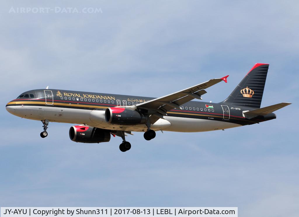 JY-AYU, 2012 Airbus A320-232 C/N 5128, Landing rwy 25R