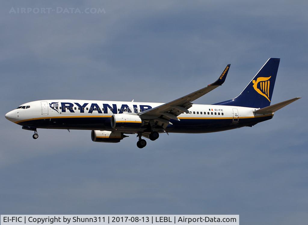 EI-FIC, 2015 Boeing 737-8AS C/N 44693, Landing rwy 25R