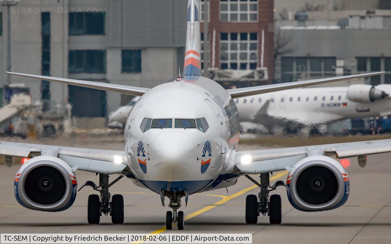 TC-SEM, 2015 Boeing 737-8HC C/N 61173, taxying to the active