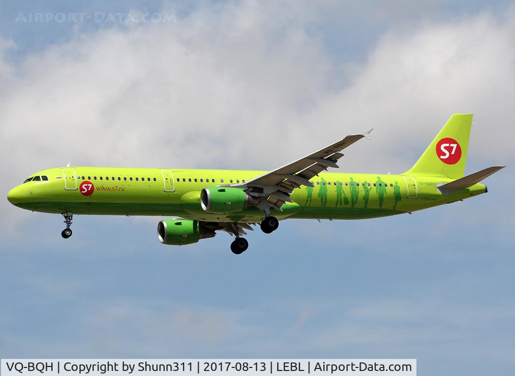 VQ-BQH, 2007 Airbus A321-211 C/N 3070, Landing rwy 25R