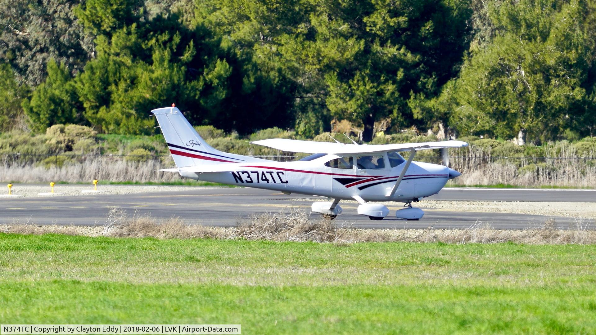 N374TC, 1998 Cessna 182S Skylane C/N 18280374, Livermore Airport California 2018.