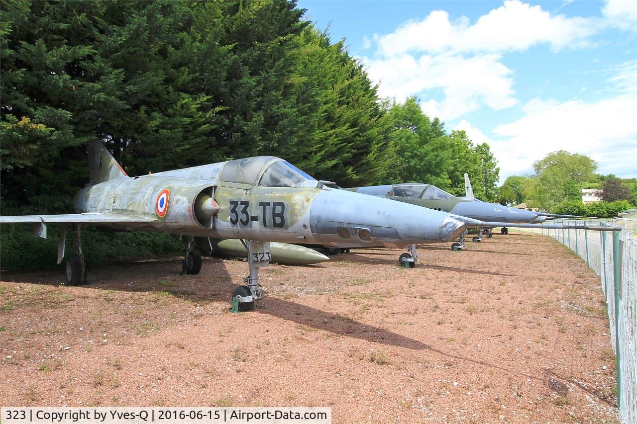 323, Dassault Mirage IIIR C/N 323, Dassault Mirage IIIR, Savigny-Les Beaune Museum