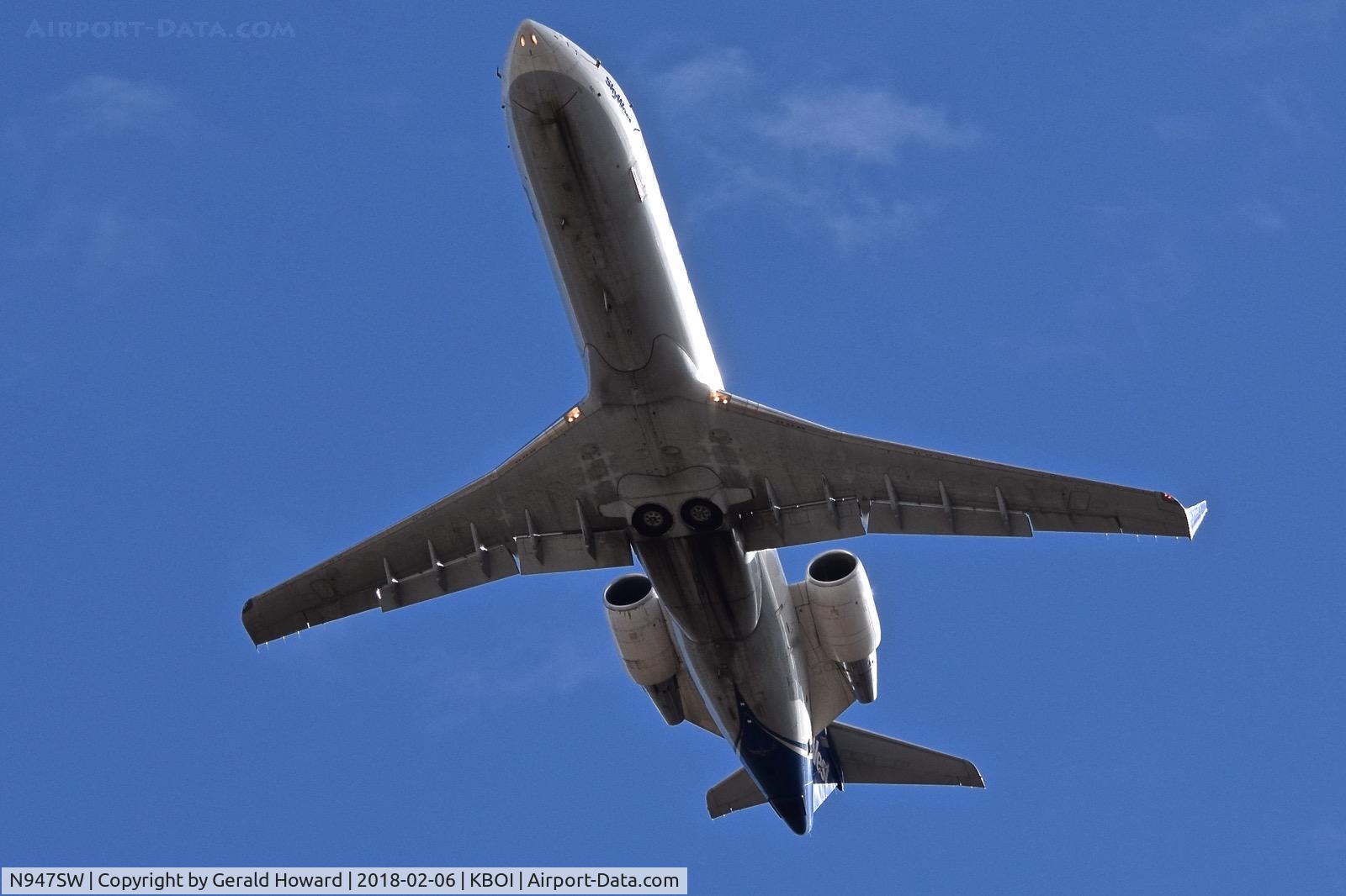 N947SW, 2003 Bombardier CRJ-200LR (CL-600-2B19) C/N 7786, Departing BOI.