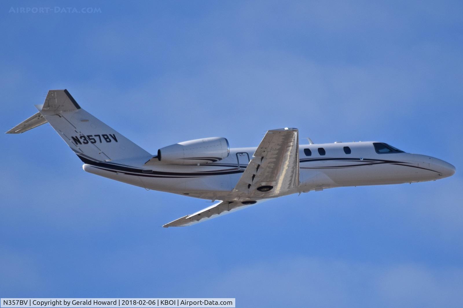 N357BV, 2011 Cessna 525C CitationJet CJ4 C/N 525C-0060, Climb out from RWY 28L.