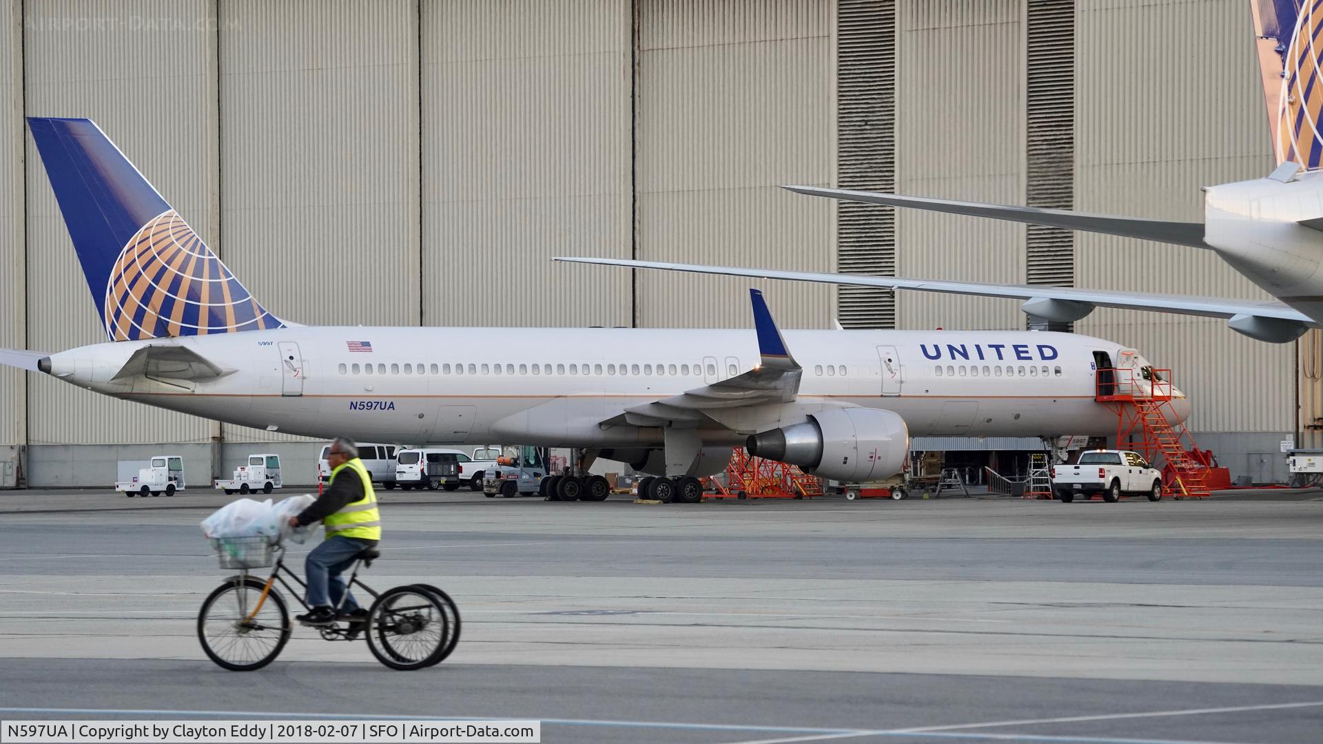 N597UA, 1998 Boeing 757-222 C/N 28750, SFO 2018.