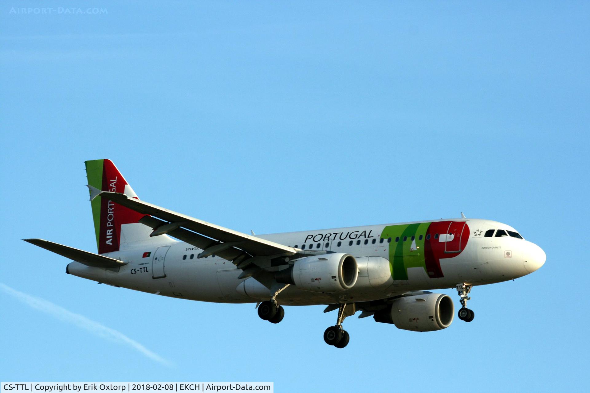CS-TTL, 1999 Airbus A319-111 C/N 1100, CS-TTL landing rw 22L